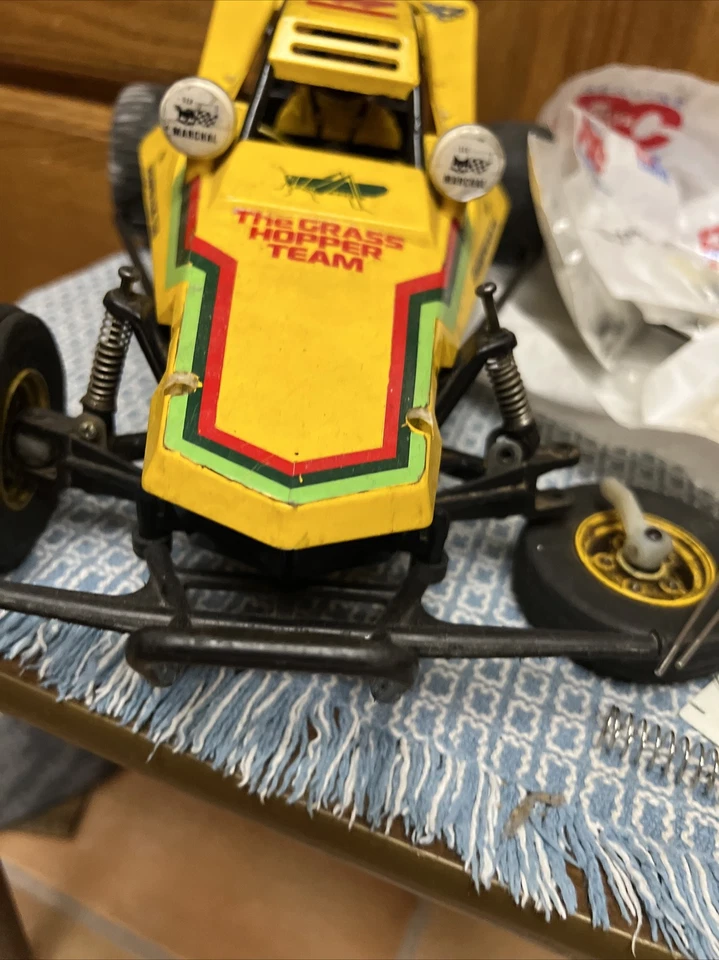 VINTAGE TAMIYA GRASSHOPPER RC BUGGY 58043 1/10 1984 Parts Yellow - Image 4 of 4