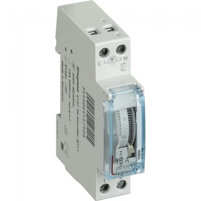 Legrand Time Switch Vertical Analog Daily vertikales Zifferblatt 412790