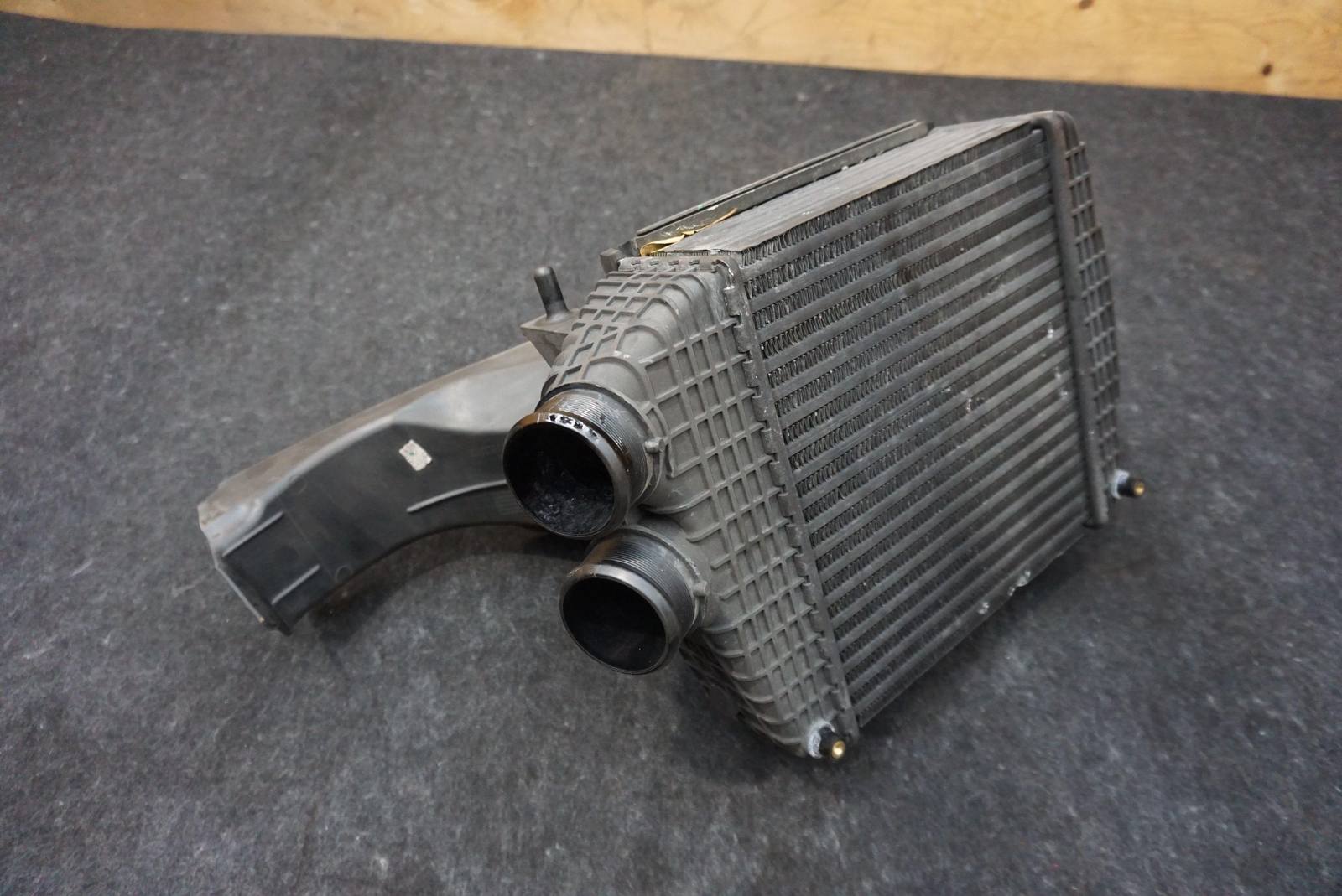 Front Left Radiator Intercooler Assembly 670109550 Maserati Ghibli M157 2014-17+