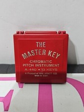 THE MASTER KEY CHROMATIC PITCH PIPE INSTRUMENT A-440 13 KEYS WM.KRATT CO MK2-C