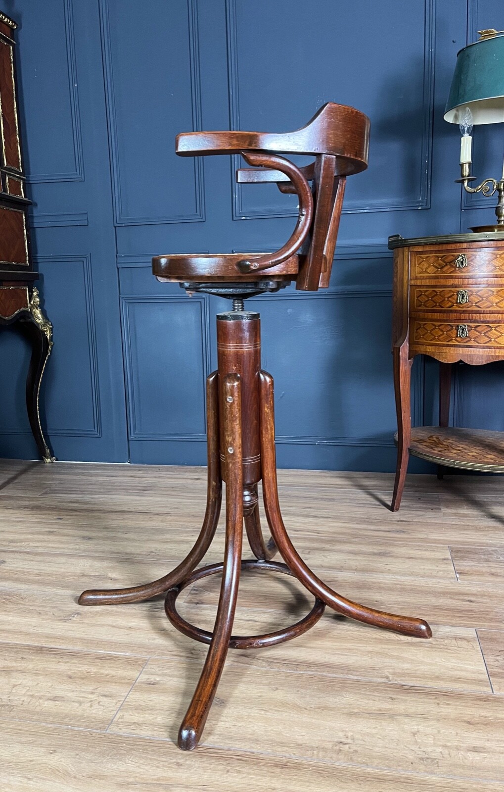 THONET : CHAISE TOURNANTE POUR ENFANT D'ÉPOQUE ART NOUVEAU - XXe