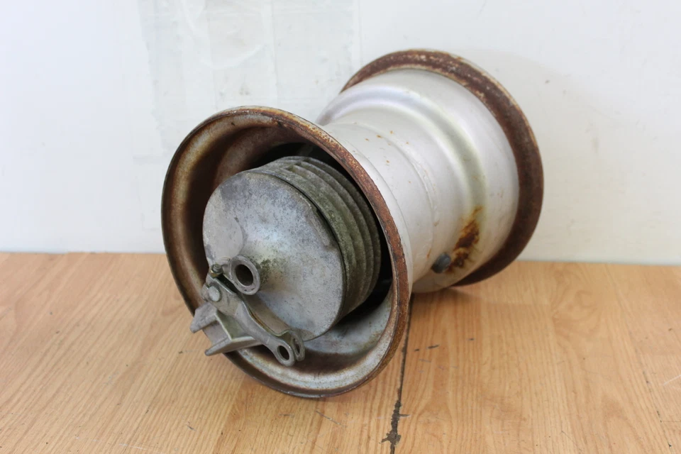 1986 Yamaha Tri Moto 225 YTM225DR ступица переднего колеса с новыми тормозами - Изображение 2 из 4