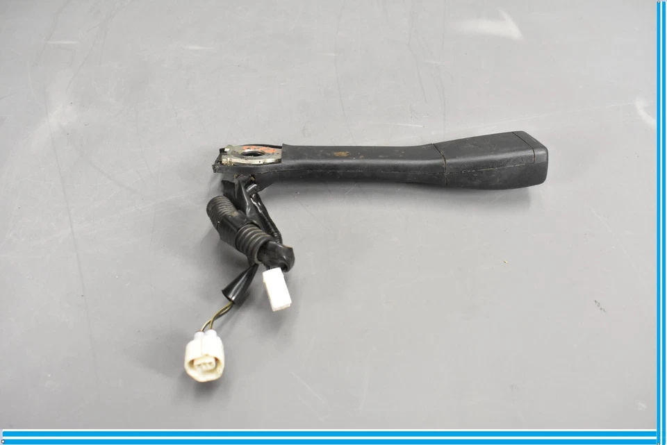 07-12 Lexus LS460 hebilla de cinturón de seguridad delantero izquierdo del lado del conductor negro OEM Foto 4 de 4