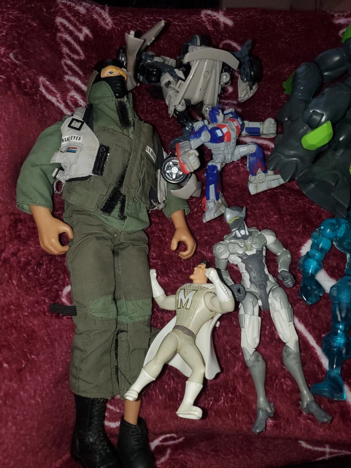 批量动作玩偶 哥斯拉金刚野兽实验室及更多 — 第 2/4 张图片