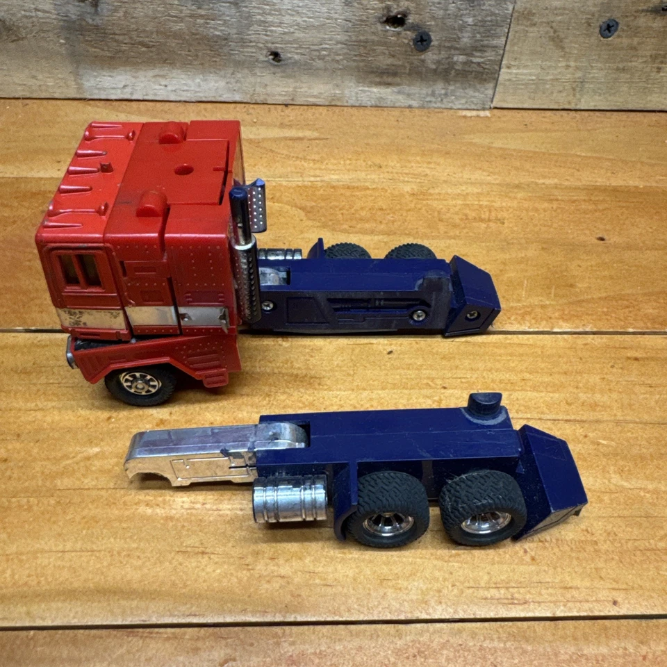 Antigo Optimus Prime 1982 Hasbro G1 Transformers Trailer Truck - PARA REPARO DE PEÇAS - Imagem 2 de 4