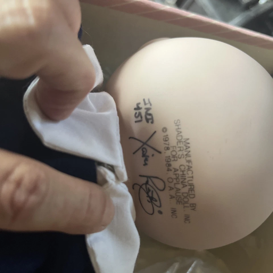 瓷白菜布贴男孩 Jeffrey Nicholas 16 英寸全新带盒  — 第 3/4 张图片