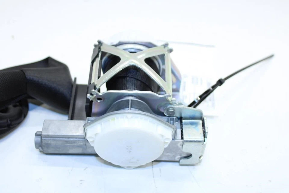 2015-16 BMW 435i Gran Coupe xDrive Front LH Seat Belt Retractor 72117272475 OEM - Image 3 of 4