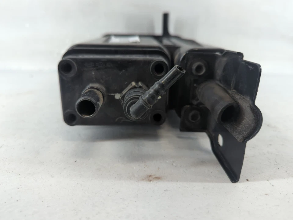 Kia Optima 2015 bote de carbón de vapor de combustible C7LO3 Foto 4 de 4