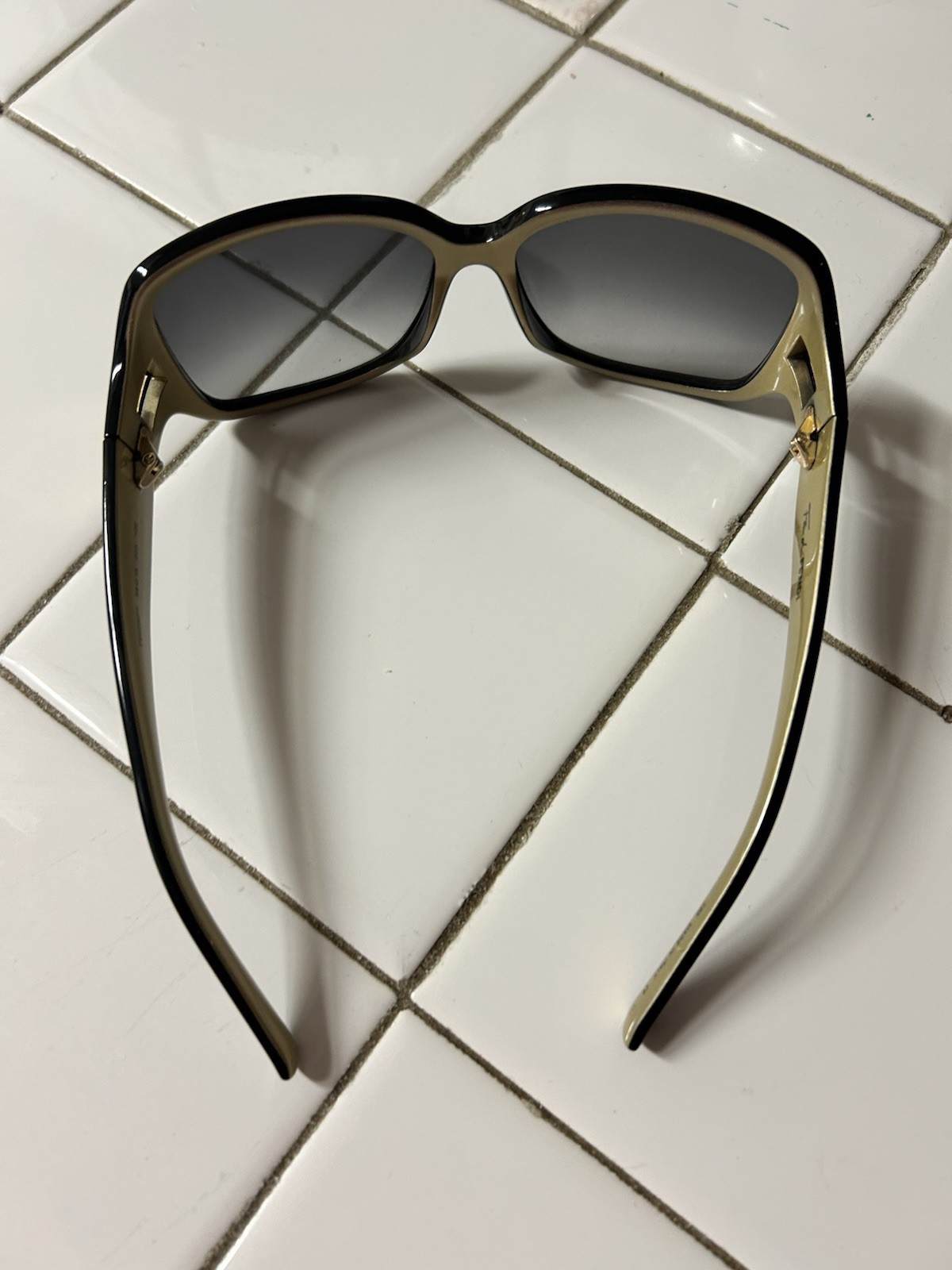 Fendi FS5206FF women's rectangular sunglasses in … - image 2