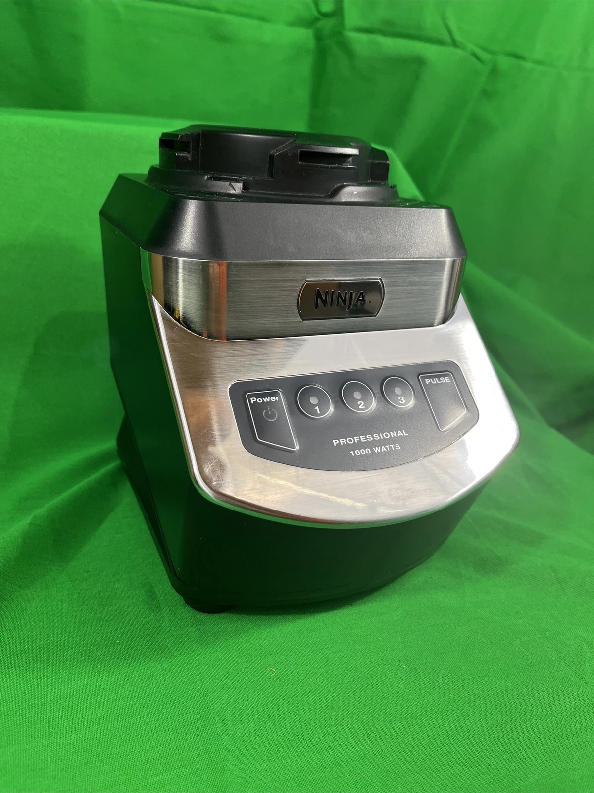 Ninja NJ600 3 Speed Professional Blender - Silver/Black Replacement Base Only.