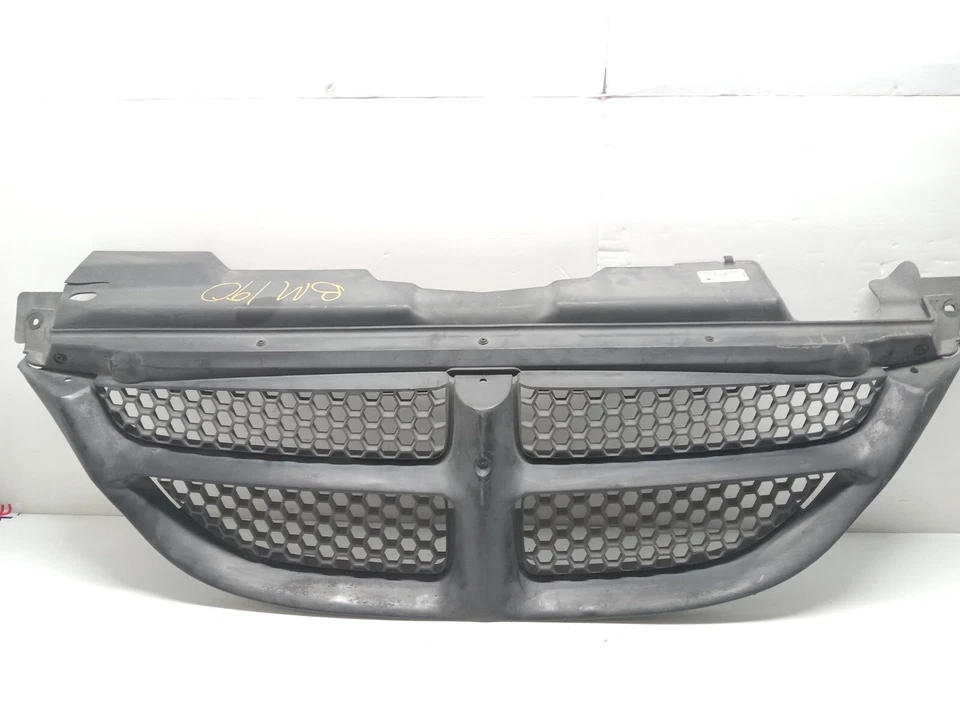 Dodge Grand Caravan 1999-2000 parrilla delantera panal OEM, 104-01637 Foto 2 de 4