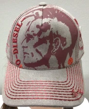 DIESEL BASEBALL CAP.