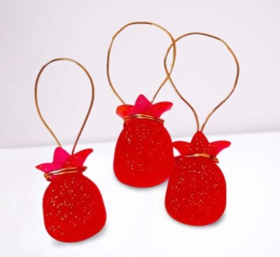 1 x Rosa Harz Kunst Ananas geformt Weinflasche Charm in Kupfer verpackt. Für
