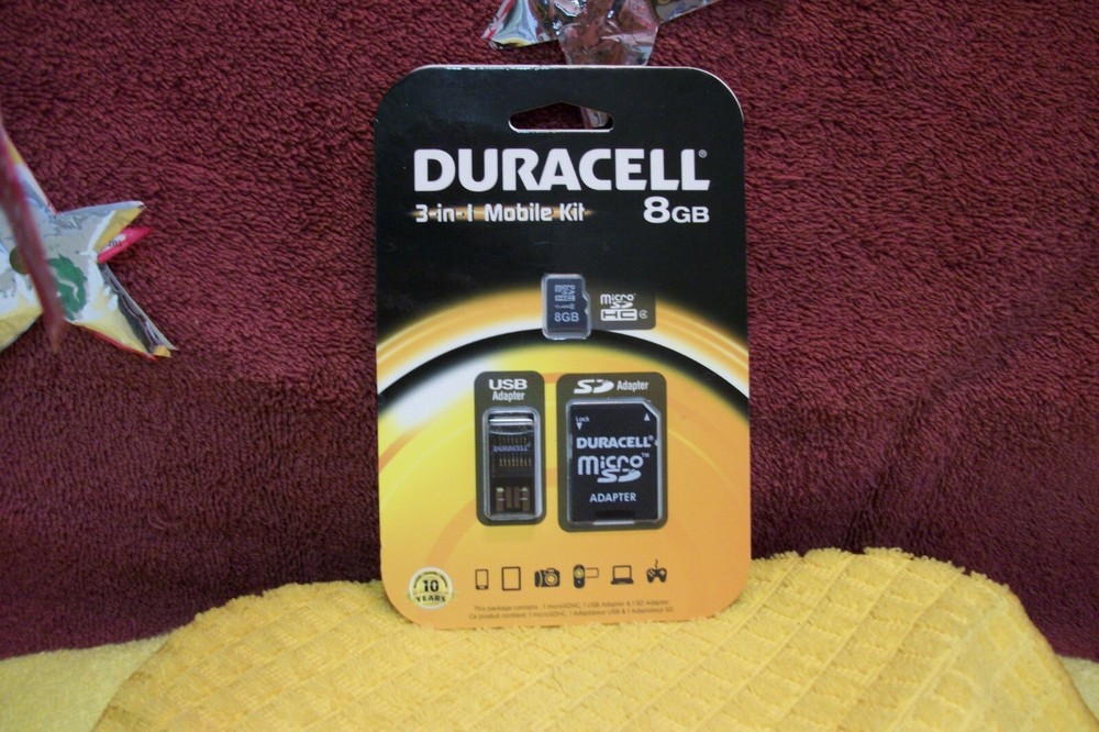 Duracell Du-3In1-08G-R Class 8 8 GB MicroSD Card with Universal Adapter (DU-3IN1