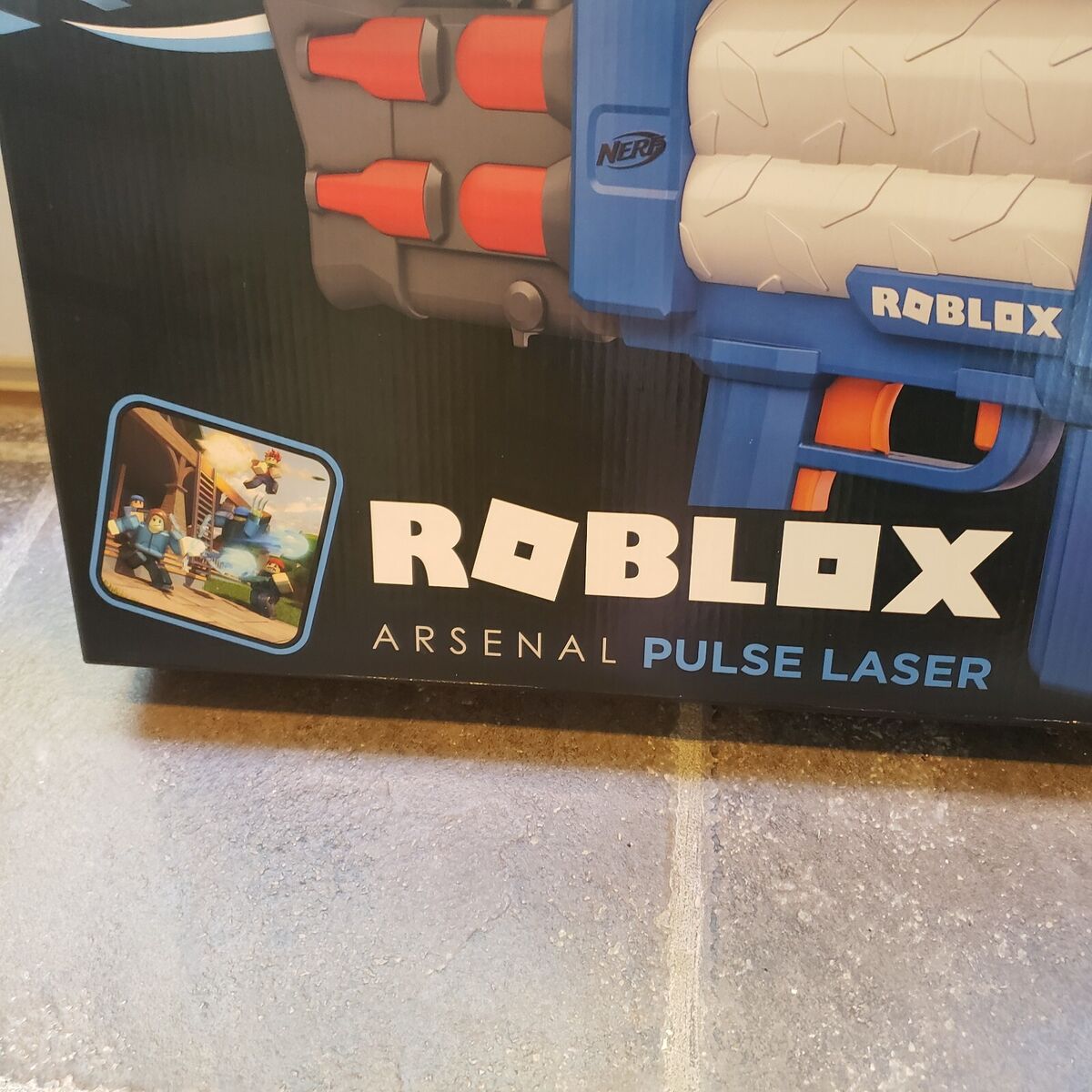 Nerf Roblox Arsenal: Pulse Laser Motorized Dart Blaster, Includes