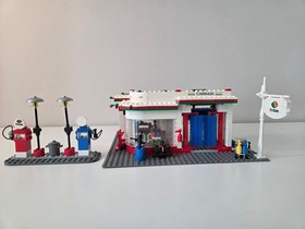 Lego Creator Expert: Town Plan  #10184    with instructions