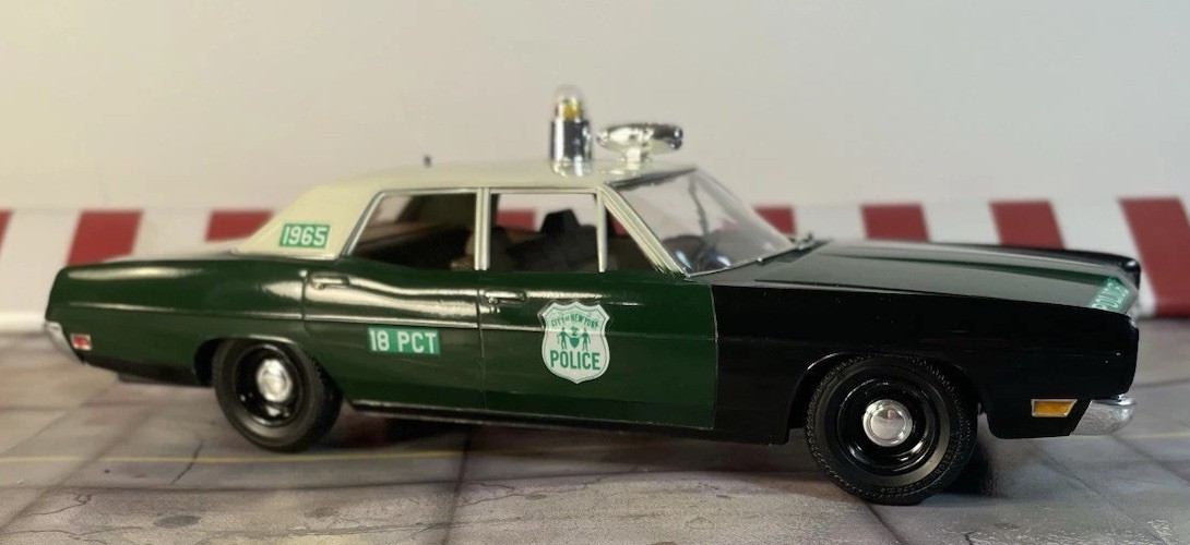 Nicely built 1/25 1970 Ford Police Car “RMP” NYPD Vintage Green White Black READ
