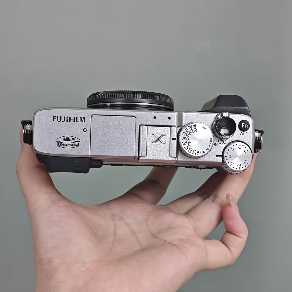 Fujifilm X-E2 XE2 Compact Digital Camera 16.3 MP Built-in Wi-Fi