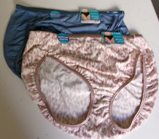 Two Vanity Fair Illumination hi cut Brief Size 10 Style 13108 Print and Blue