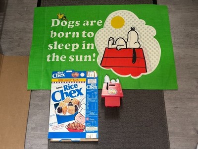 Snoopy Peanuts Gang 1960s Pillowcase & Rice Chex Bank Cereal Premium/Cereal Box