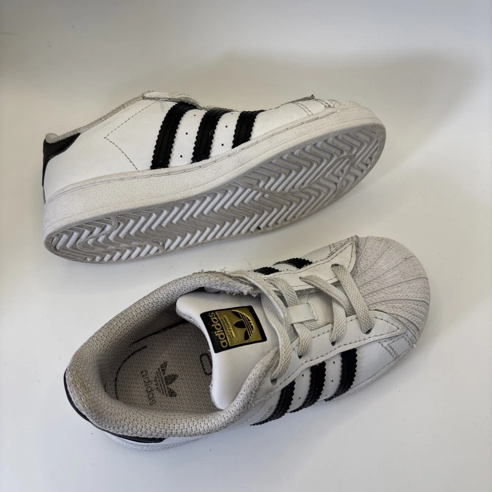 Adidas Superstar Niños 9K Zapatilla Baja Blanco Núcleo Negro Encaje Elástico Foto 4 de 4