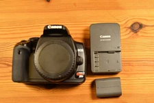 Canon EOS Digital Rebel xti 10.1mp MINT Condition!! Body Only