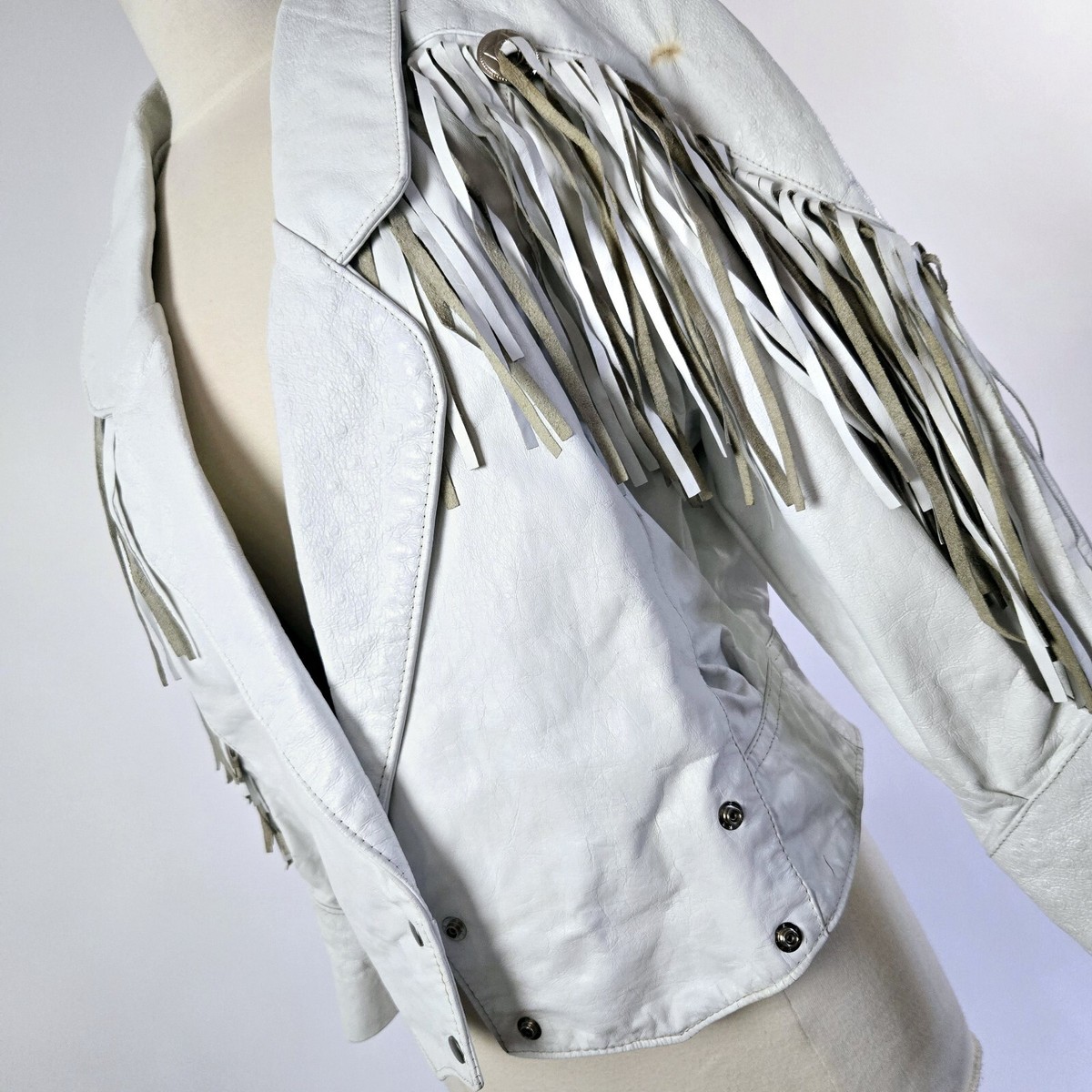 Vtg 80s Phoenix White Leather Cropped Tassel Fringe Concho Vtg 80s Phoenix White Leather Cropped Tassel Fringe Concho