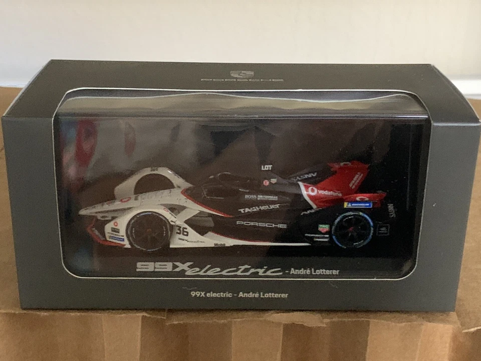 Porsche Formula E Andre Lotterer Minichamps 1:43 - Image 4 of 4