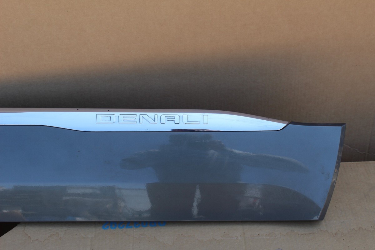 2017-2020 GMC Acadia Denali Right Passenger Side Front LWR Door 