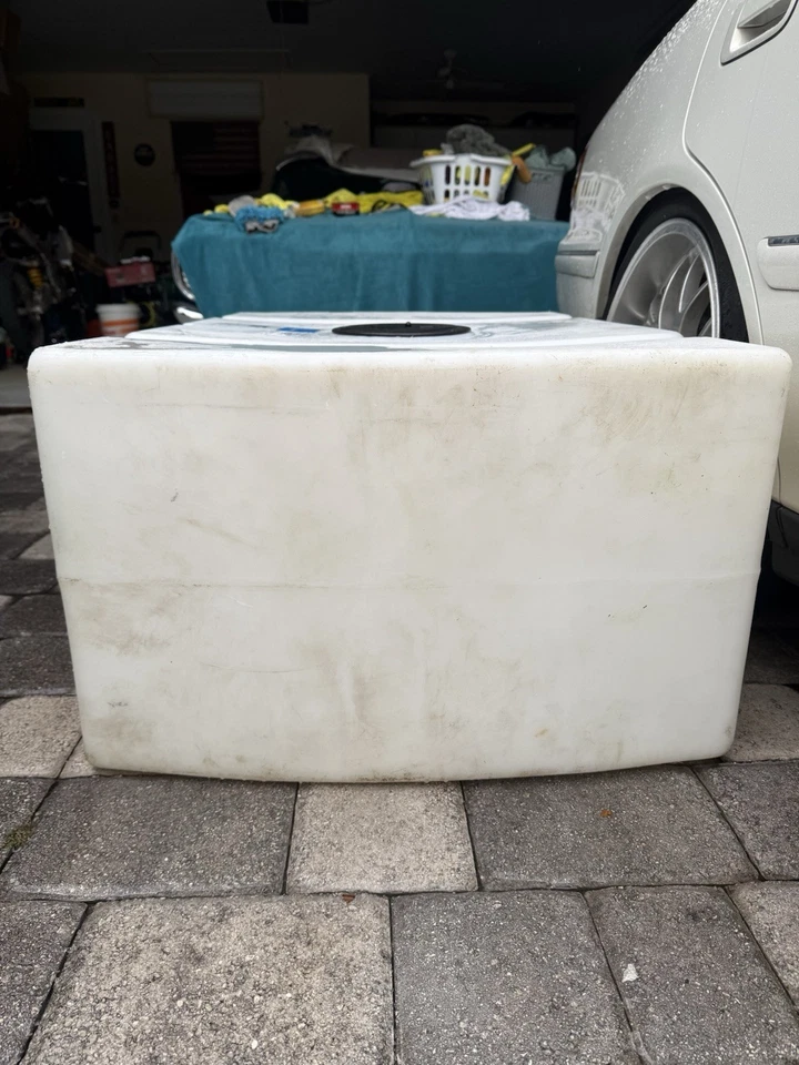 Tanque de agua de 70 galones Foto 4 de 4