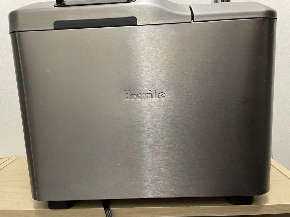 Breville Bread Maker BBM800XL Pre-Owned, Bucket and Paddles, Works, No Box - Image 4 of 4