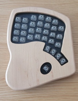 Keyboardio Model 01 Maple Case with blank and clear keycaps - FOR PARTS