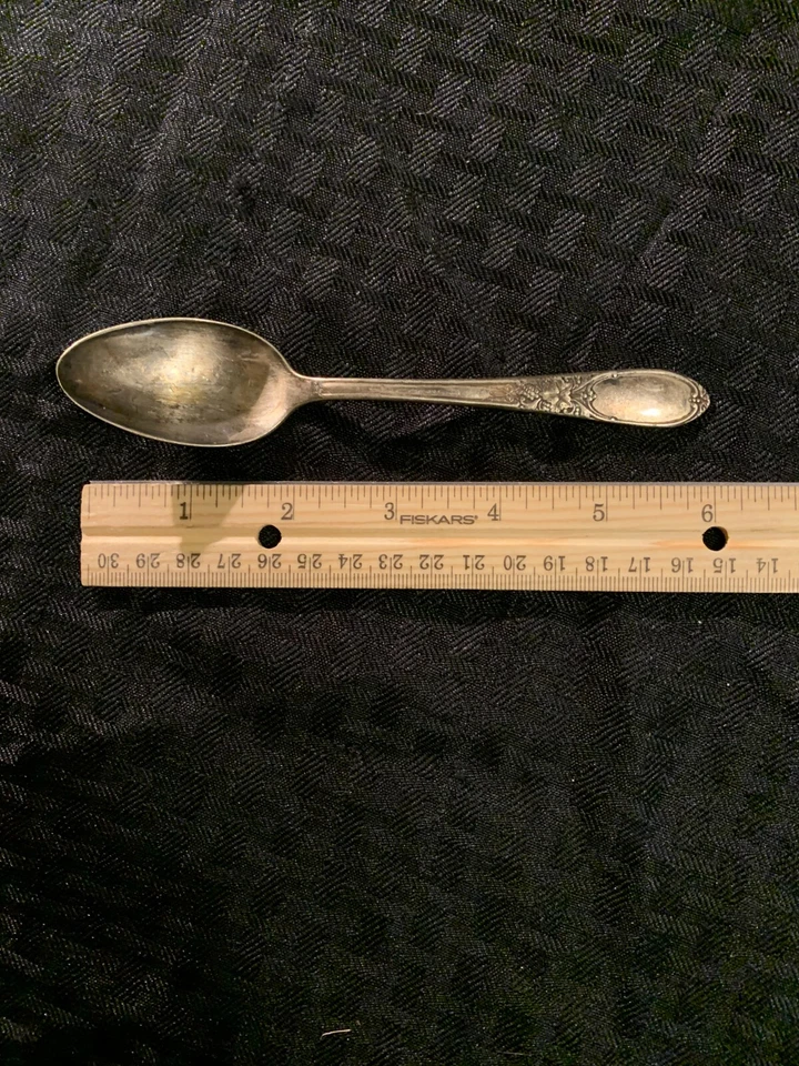 Cuchara de café Rogers Demitasse con placa de plata de uva borgoña Foto 4 de 4