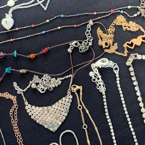 Vintage Pendant Necklace Jewelry Lot Of 22 Dainty Some Signed LB957 - Picture 9 of 13