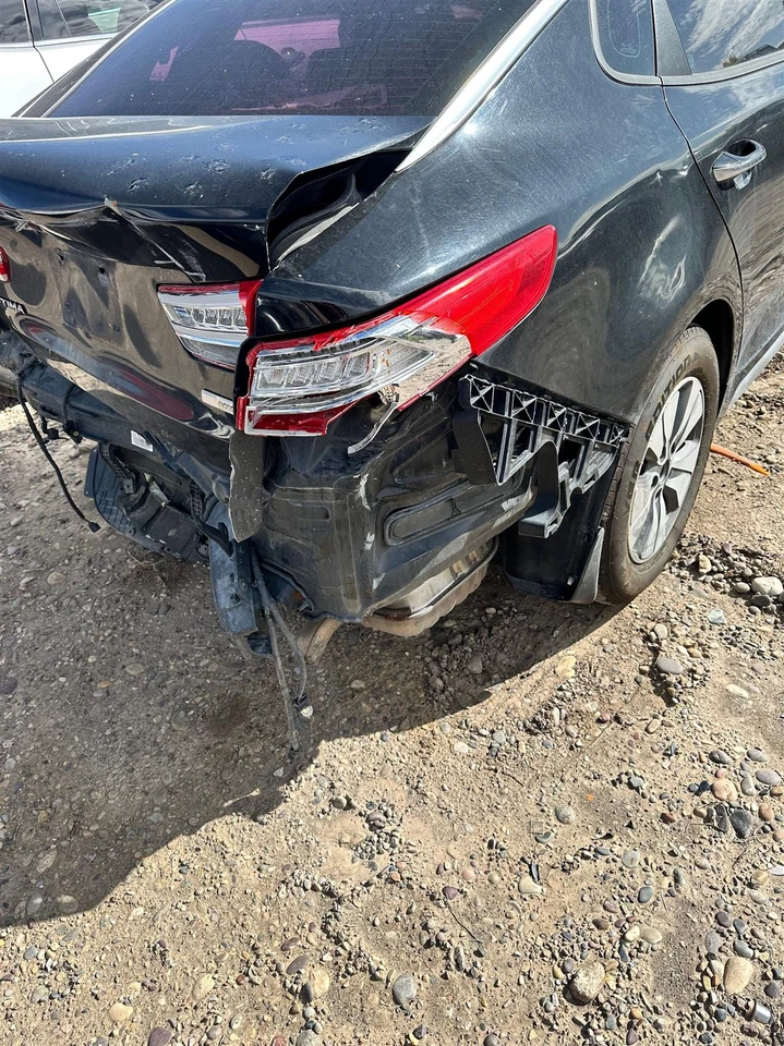 Pinza de freno de disco trasera derecha usada se adapta a: Kia Optima 2017 híbrido trasero construido en Corea Foto 3 de 4