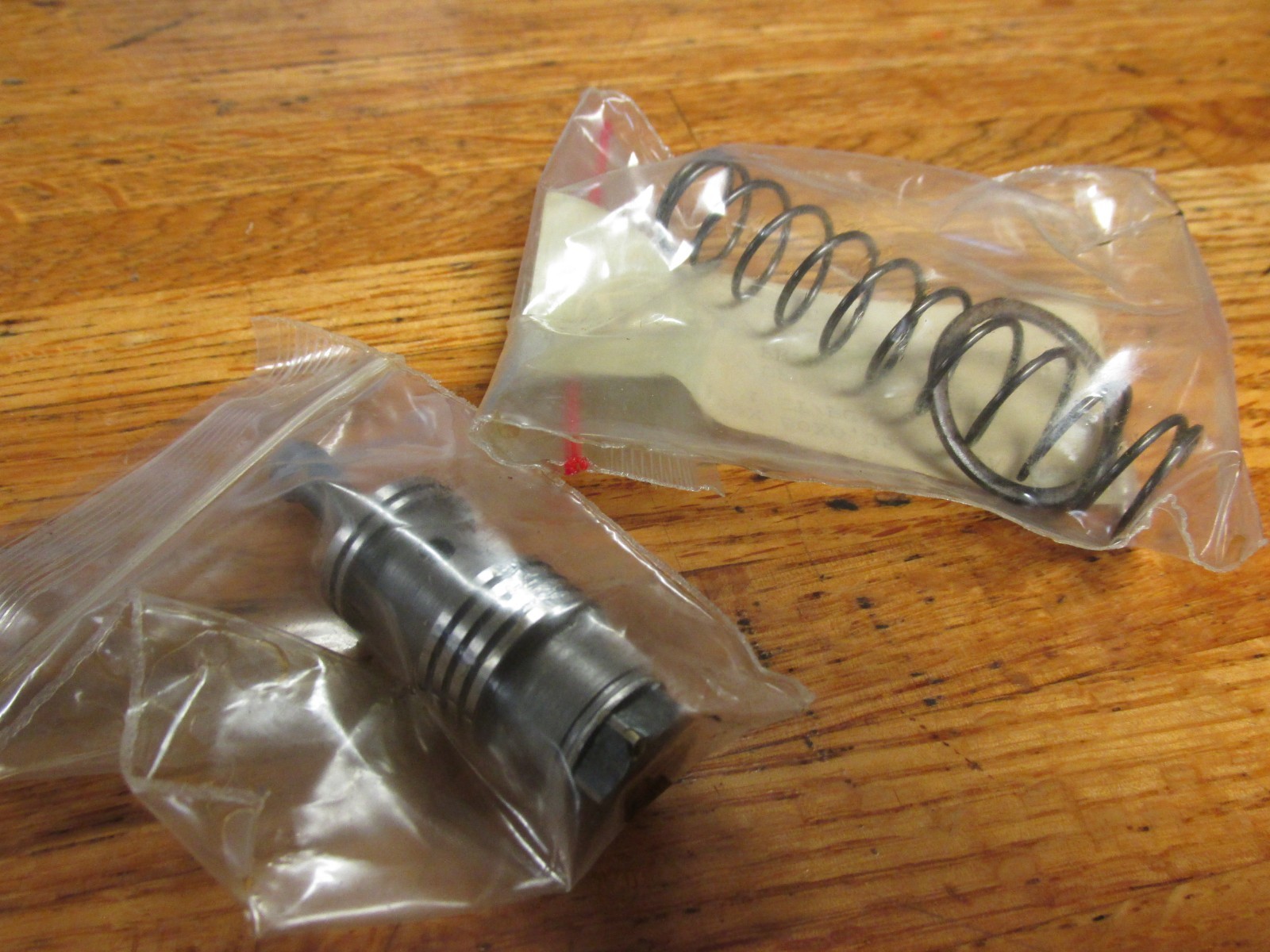 NOS 1993 + FORD MEDIUM HEAVY TRUCK POWER STEERING RELIEF VALVE KIT F3HZ