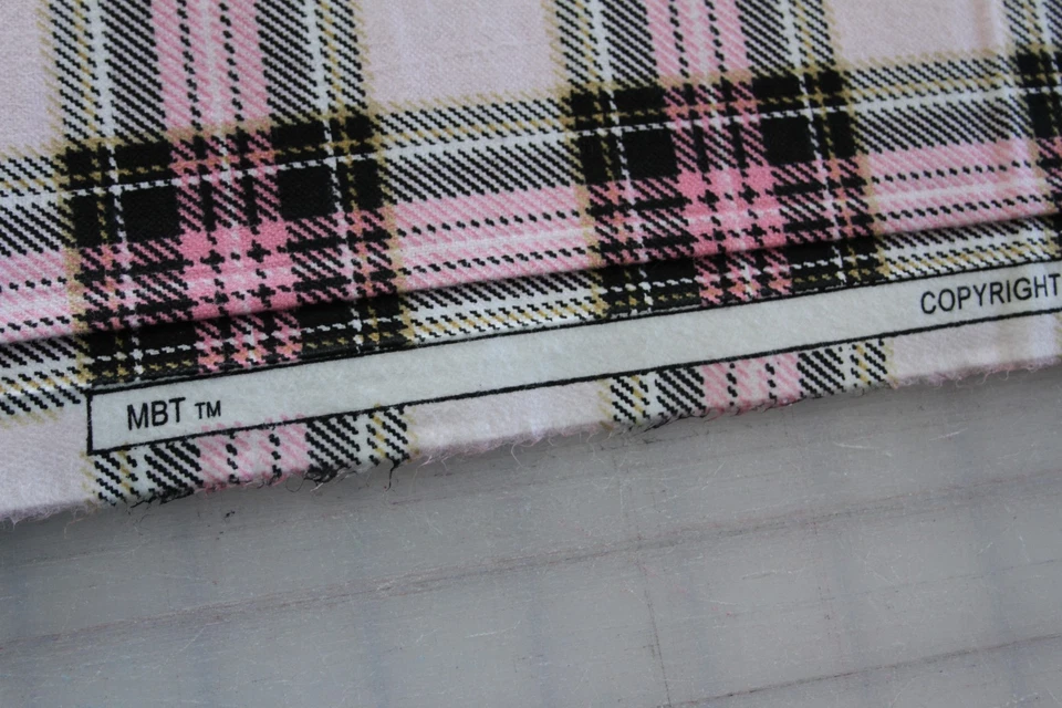 Tela de franela a cuadros rosa BMT de 1 1/4 yardas Foto 3 de 4