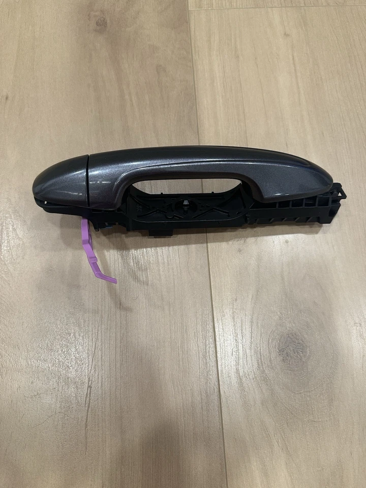 Manija de puerta derecha exterior + marco OEM genuino Toyota Rav4 [69211-0R020] (2013-2016) Foto 2 de 4