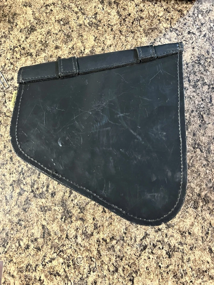 Willie & Max - 59776-00 - Alforja Universal Swingarm Revolution, Negra Foto 3 de 4