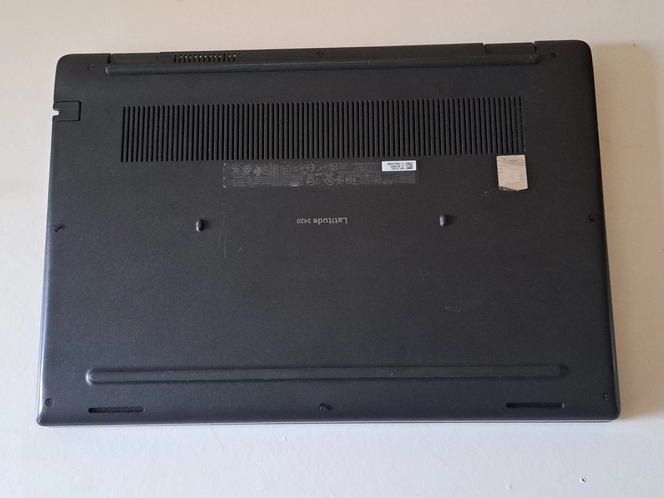 Dell Latitude 3420 · i3-1115G4 · 8GB · 256GB, photo 3 of 4