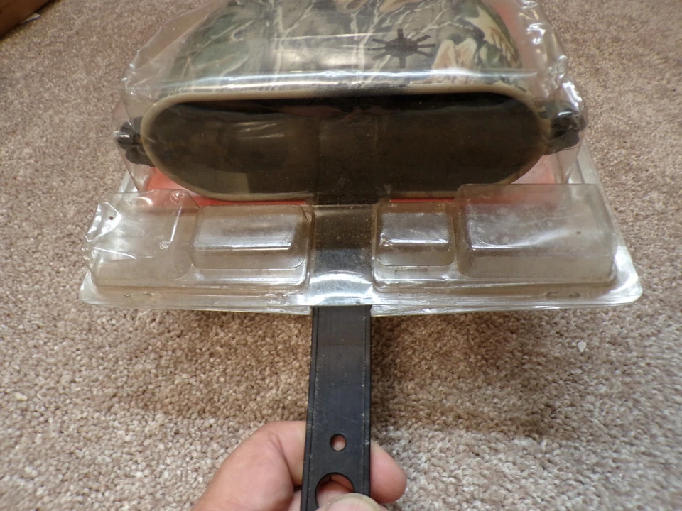 Vintage Martin #3902 Super Quiver 10 Arrow w/ Advantage Camo NO MOUNT HARDWARE - Image 3 of 4