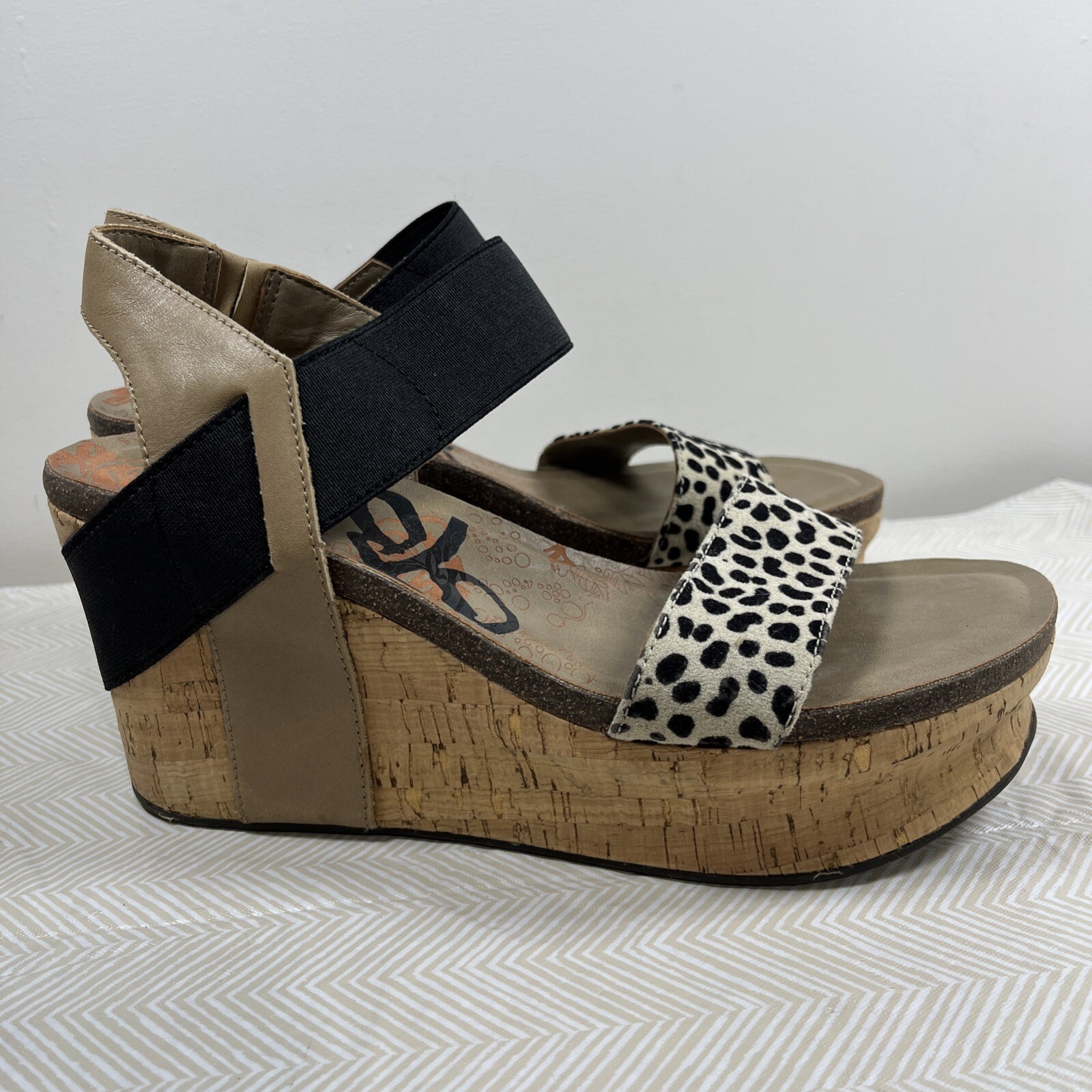 OTBT Womens Bushnell Sandals Shoes 8.5M Brown Black Cheetah Print Wedge Platform