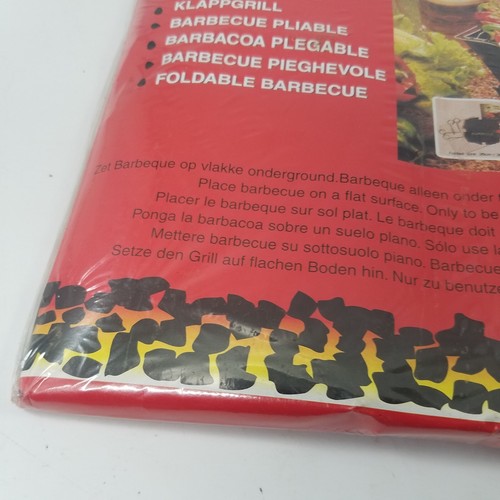 NEW Foldable BBQ Folded Size 28 x 28 x 2cm - Picture 3 of 9