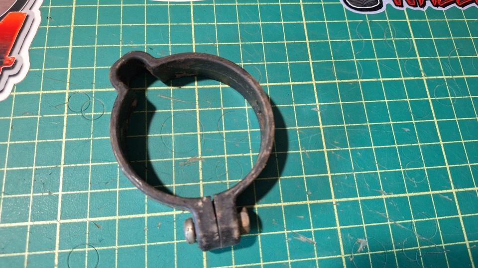 Honda XR500R XL600R Speedo Cable Clamp Used 15711-MG3-000 Fits 1983-87 500-600cc - Image 4 of 4