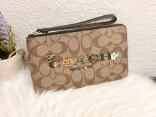 NWT Coach Large Corner Zip Wristlet In Signature Canvas With Halloween C6037