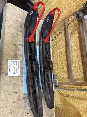 2006 Polaris RMK 600 ski runners Glides Skis Set 430