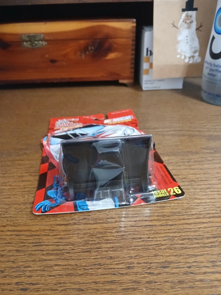 1999 Racing Champions NASCAR The Originals #66 Darrell Waltrip 1:64 Die-Cast Car - Image 3 of 4