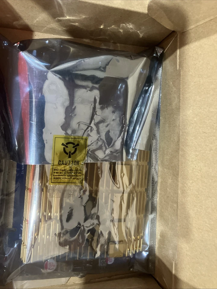 VisionTek ATI Radeon HD 5570 (900345) 1GB DDR3 PCI Express x16 Graphics adapter - Image 2 of 4