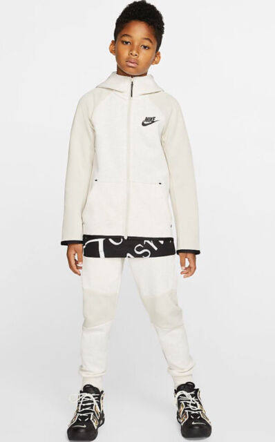 boys white nike jacket