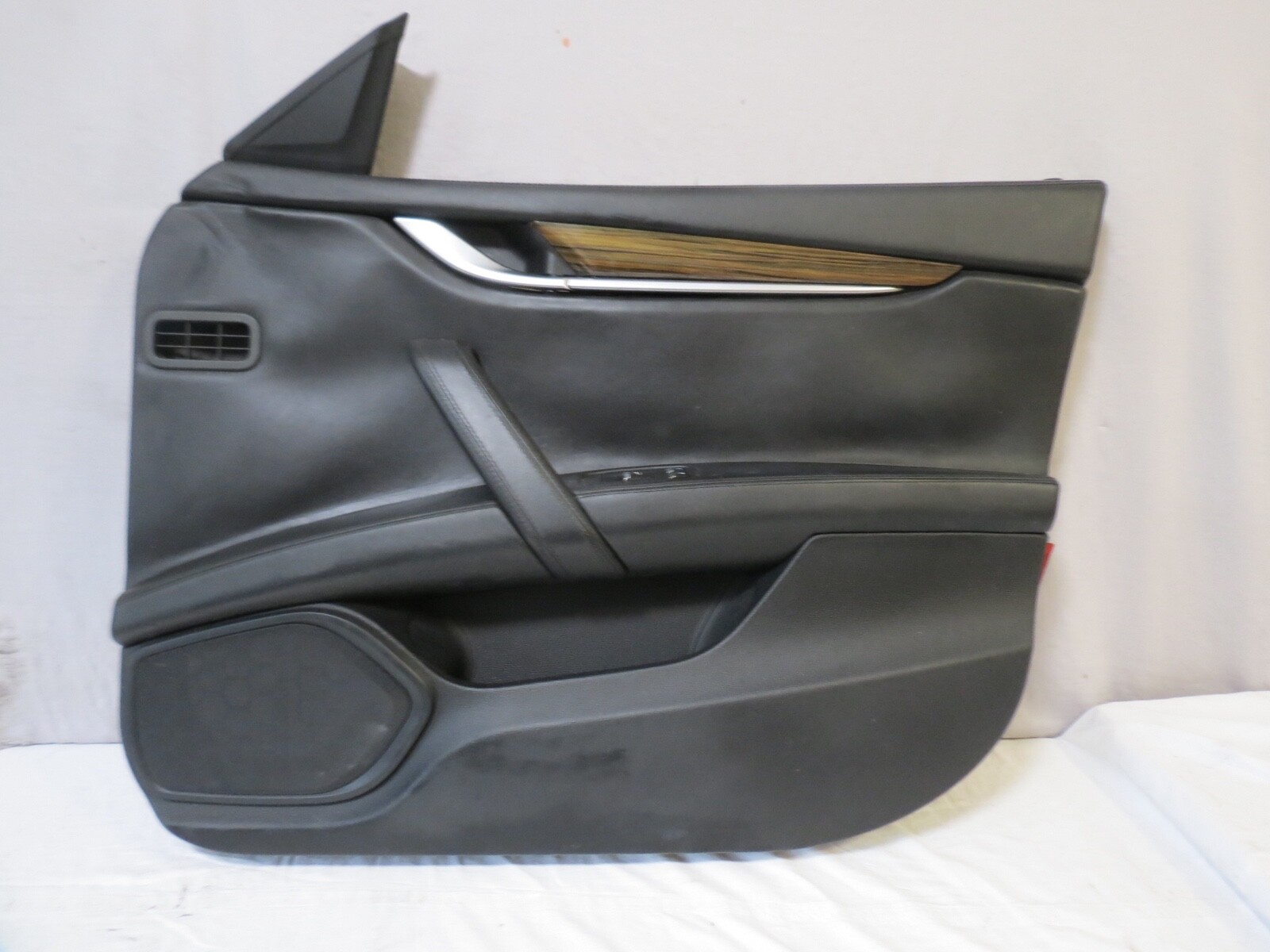 ✅ 14-19 MASERATI GHIBLI Front Right PASSENGER Side Door Panel Bezel Skirt OEM